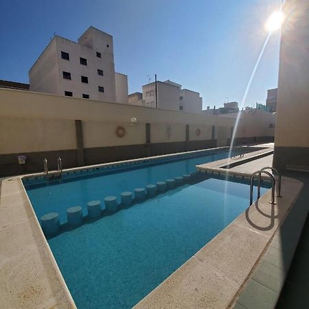 Appartement Proche Plage Avec Piscine En Centre Ville Torrevieja Exterior foto