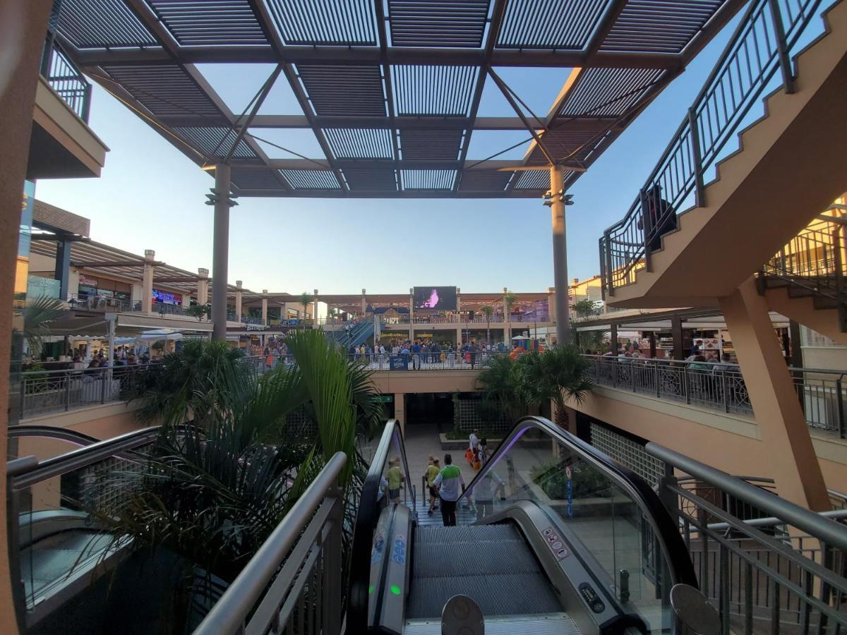 Appartement Proche Plage Avec Piscine En Centre Ville Torrevieja Exterior foto