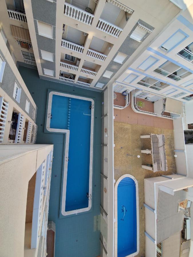 Appartement Proche Plage Avec Piscine En Centre Ville Torrevieja Exterior foto